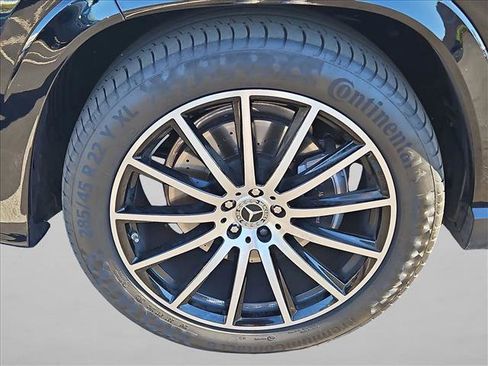 Used 2024 Mercedes-Benz GLS 580 4MATIC image 26