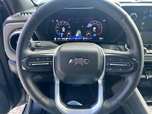 Used 2025 Chevrolet Colorado ZR2 w/ Midnight Edition image 28