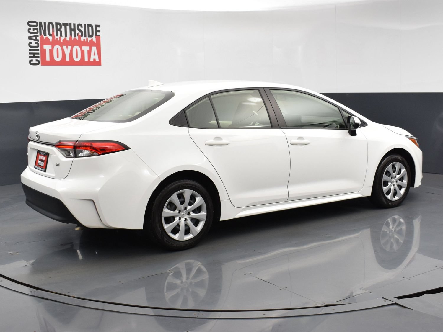 Used 2024 Toyota Corolla LE FWD image 4