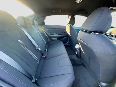 New 2025 Hyundai Elantra SEL image 19