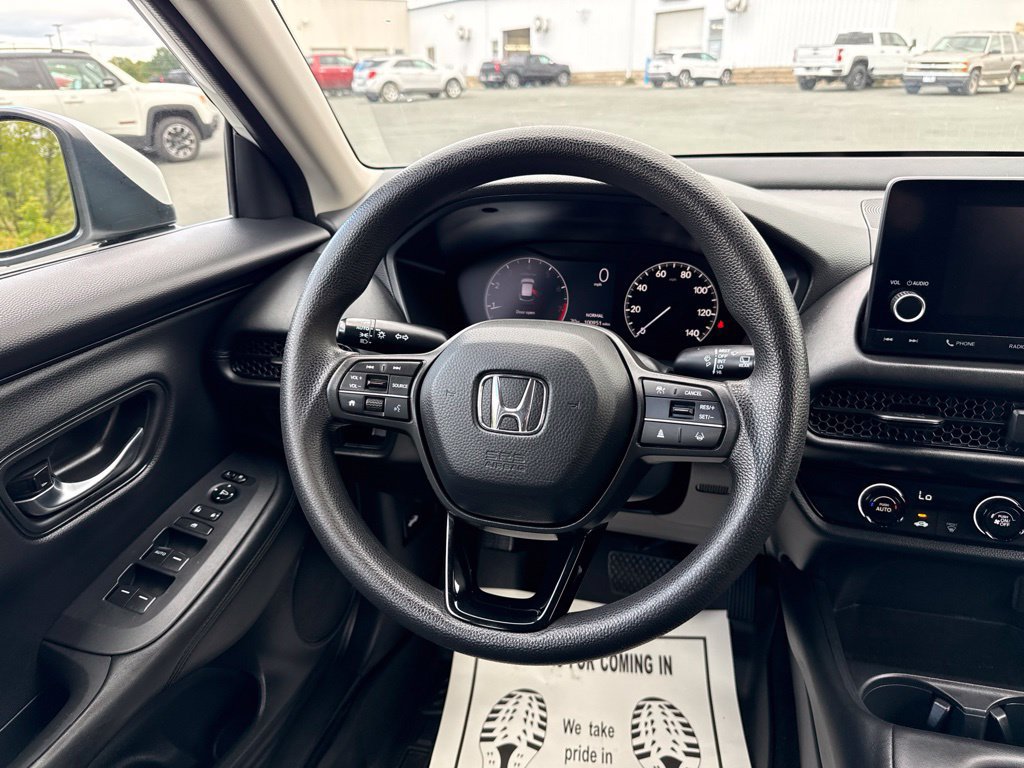 Used 2023 Honda HR-V LX image 14