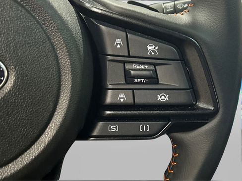 Certified 2025 Subaru Crosstrek 2.5i Limited w/ Crosstrek Mirror Package image 32