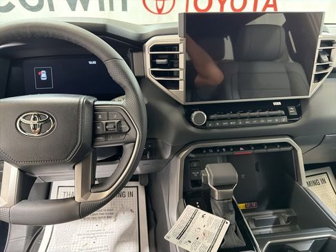 Used 2026 Toyota Sequoia 4WD image 27
