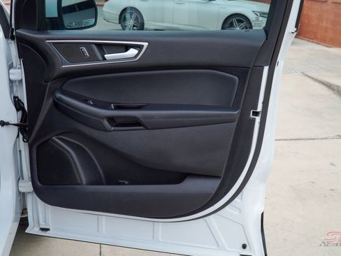 Used 2019 Ford Edge SEL w/ Equipment Group 201A image 19