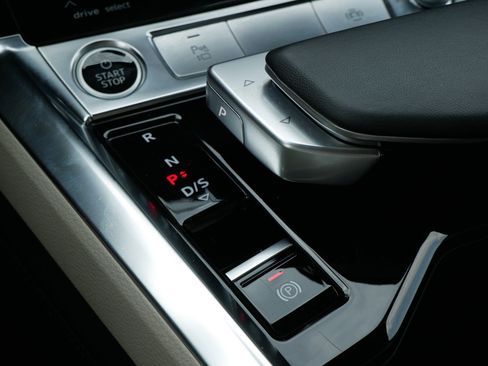 Used 2024 Audi Q8 e-tron Premium Plus w/ Premium Plus Package AWD/4WD image 24