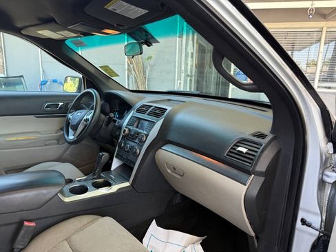 Used 2014 Ford Explorer FWD image 16