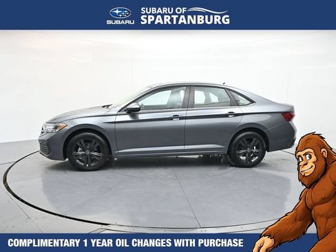 Used 2023 Volkswagen Jetta SE FWD image 4
