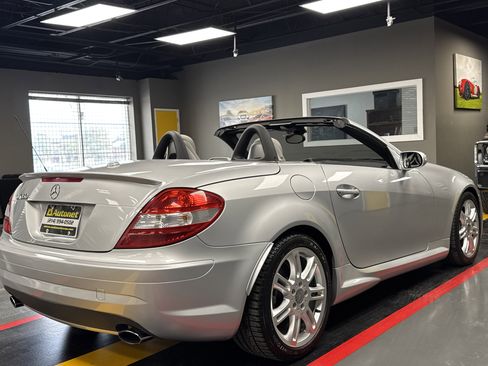 Used 2006 Mercedes-Benz SLK 350 image 4