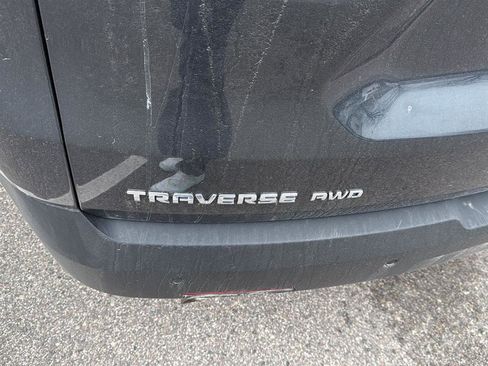 Used 2020 Chevrolet Traverse LT w/ LT Premium Package image 8