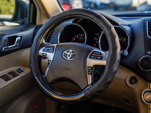 Used 2013 Toyota Highlander Limited image 15