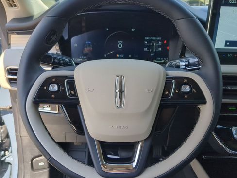 New 2026 Lincoln Corsair Premiere image 13