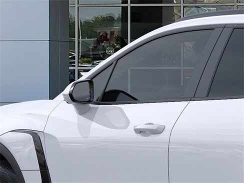 New 2026 Chevrolet Blazer EV LT image 12