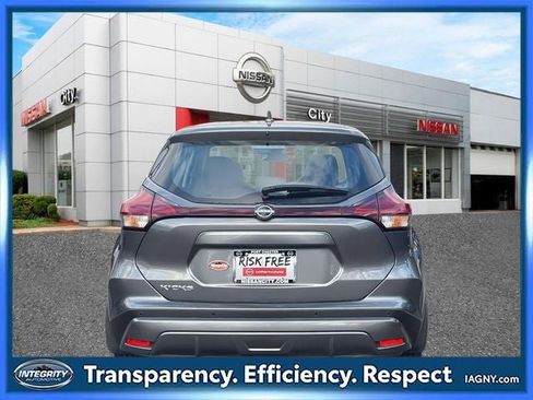 Certified 2025 Nissan Kicks Play S image 7