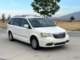Used 2012 Chrysler Town & Country Touring image 3