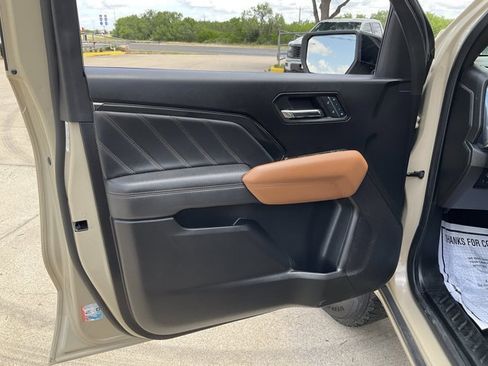 Used 2024 GMC Canyon AT4 w/ LPO, Off Road Lift Package AWD/4WD image 7