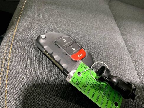Used 2024 Jeep Gladiator Sport AWD/4WD image 11