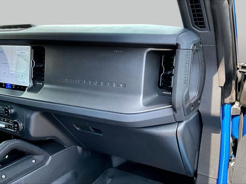 Certified 2025 Ford Bronco Big Bend w/ Black Diamond Package AWD/4WD image 19