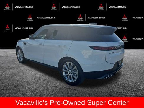 Used 2025 Land Rover Range Rover Sport SE AWD/4WD image 4