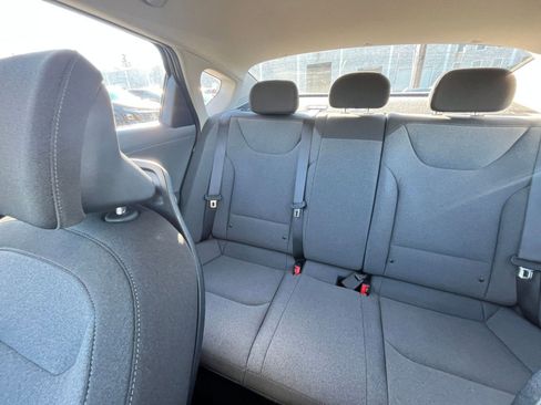 Used 2025 Kia K4 LXS image 38