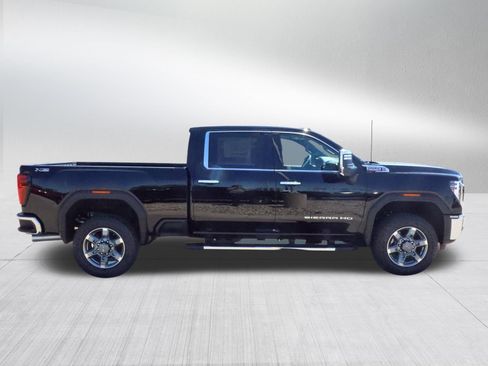 New 2026 GMC Sierra 3500 SLT w/ SLT Premium Package AWD/4WD image 8