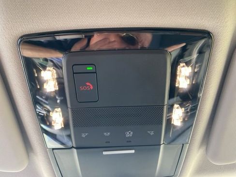 New 2025 Mitsubishi Outlander SE image 32