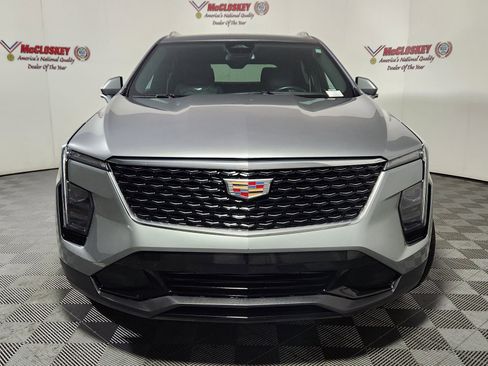 Used 2024 Cadillac XT4 Premium Luxury image 3