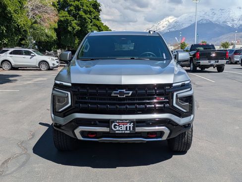 Used 2025 Chevrolet Suburban Z71 AWD/4WD image 11