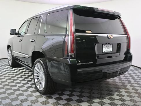 Used 2016 Cadillac Escalade Platinum AWD/4WD image 4