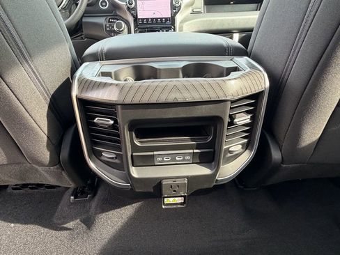 New 2026 RAM 1500 Big Horn AWD/4WD image 30
