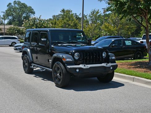Used 2019 Jeep Wrangler Unlimited Sport S AWD/4WD image 6
