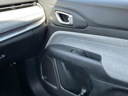 Used 2025 Jeep Compass Latitude w/ Sun & Sound Group image 20