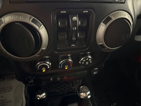 Used 2016 Jeep Wrangler Unlimited Sport w/ Quick Order Package 24S AWD/4WD image 34