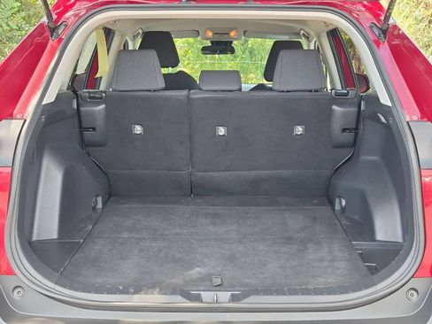 Used 2021 Toyota RAV4 LE AWD/4WD image 31