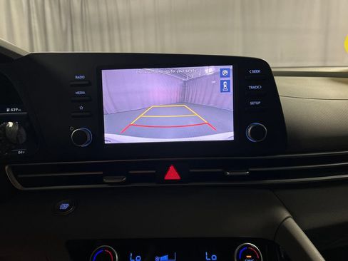 Used 2023 Hyundai Elantra Blue FWD image 16