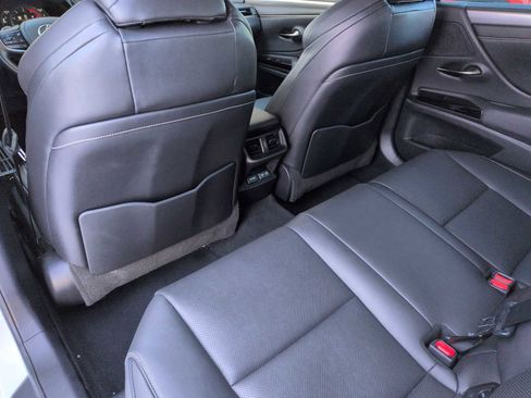 Used 2022 Lexus ES 300h F Sport w/ Accessory Package image 17