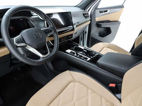 New 2026 Volkswagen Atlas Cross Sport SE image 19