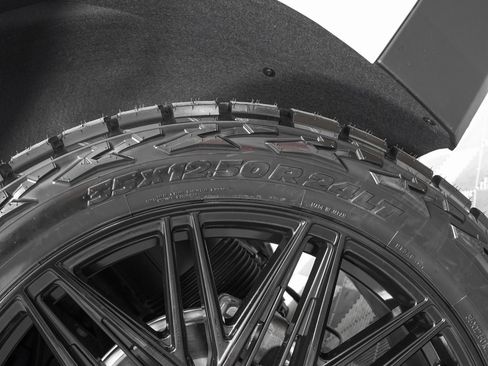 Used 2026 GMC Yukon Denali Ultimate w/ LPO, Floor Liner Package image 39