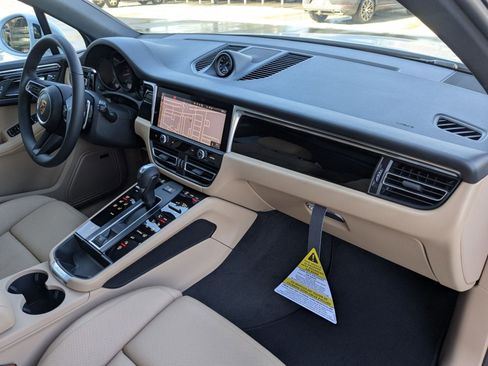 New 2026 Porsche Macan image 26