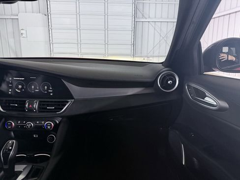 Used 2022 Alfa Romeo Giulia Veloce image 42
