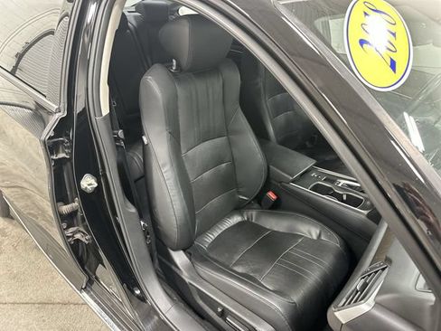 Used 2018 Honda Accord Touring image 17