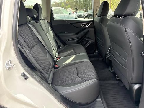 Used 2024 Subaru Forester Premium AWD/4WD image 11