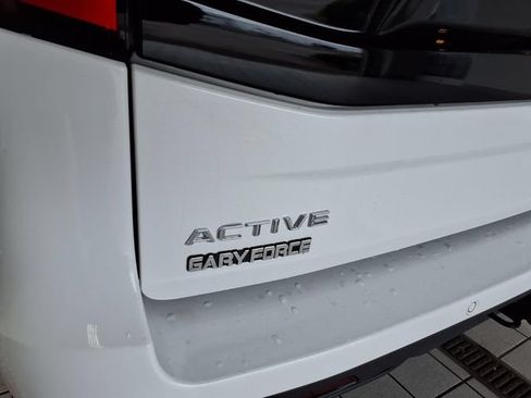 Used 2025 Ford Expedition Active AWD/4WD image 25
