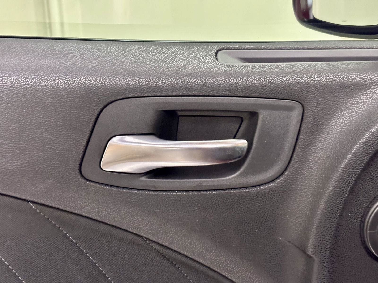 Used 2018 Dodge Charger R/T RWD image 11