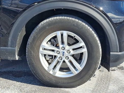 Used 2022 Ford Explorer XLT w/ Equipment Group 202A image 8