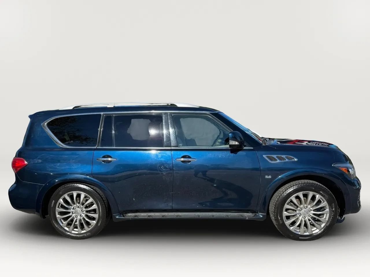 Used 2015 INFINITI QX80 4WD w/ 22" Wheel Package image 2