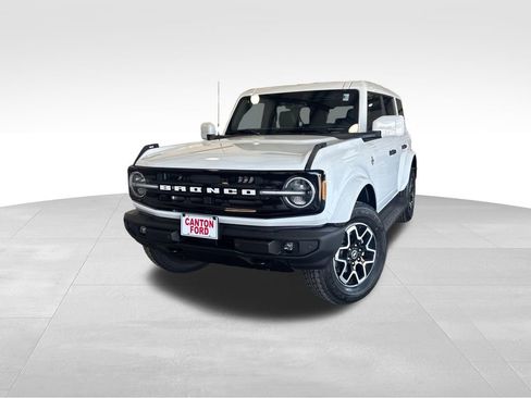 New 2026 Ford Bronco Outer Banks AWD/4WD image 1