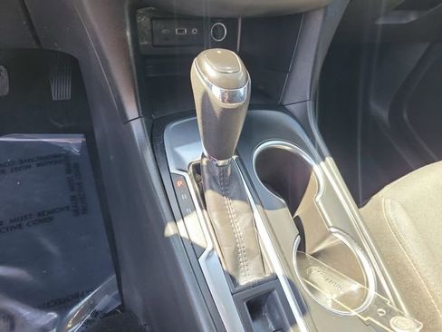 Used 2021 Chevrolet Equinox LT image 22