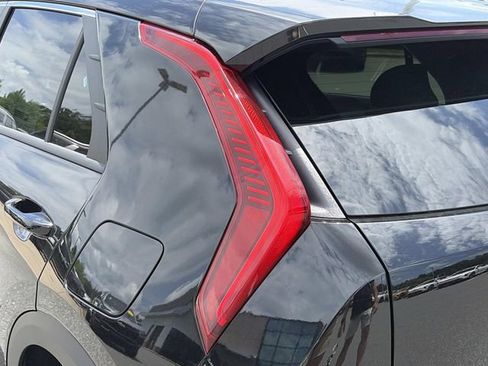 New 2026 Kia Niro EX FWD image 10
