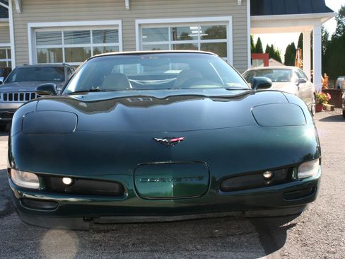 Used 2001 Chevrolet Corvette Convertible w/ Preferred Equipment Group2 image 3