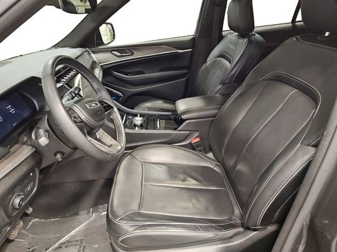 Used 2022 Jeep Grand Cherokee Overland AWD/4WD image 9